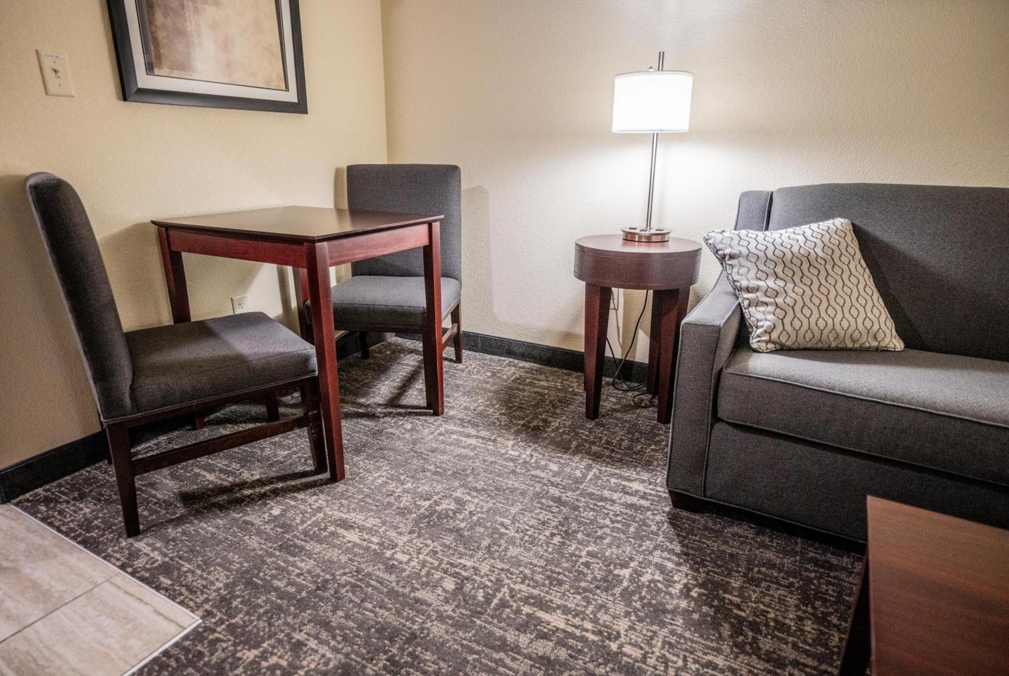 Cobblestone Hotel & Suites - Lamar ภายนอก รูปภาพ