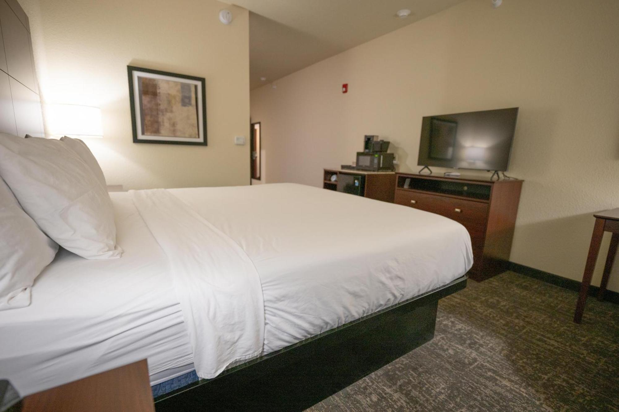 Cobblestone Hotel & Suites - Lamar ภายนอก รูปภาพ