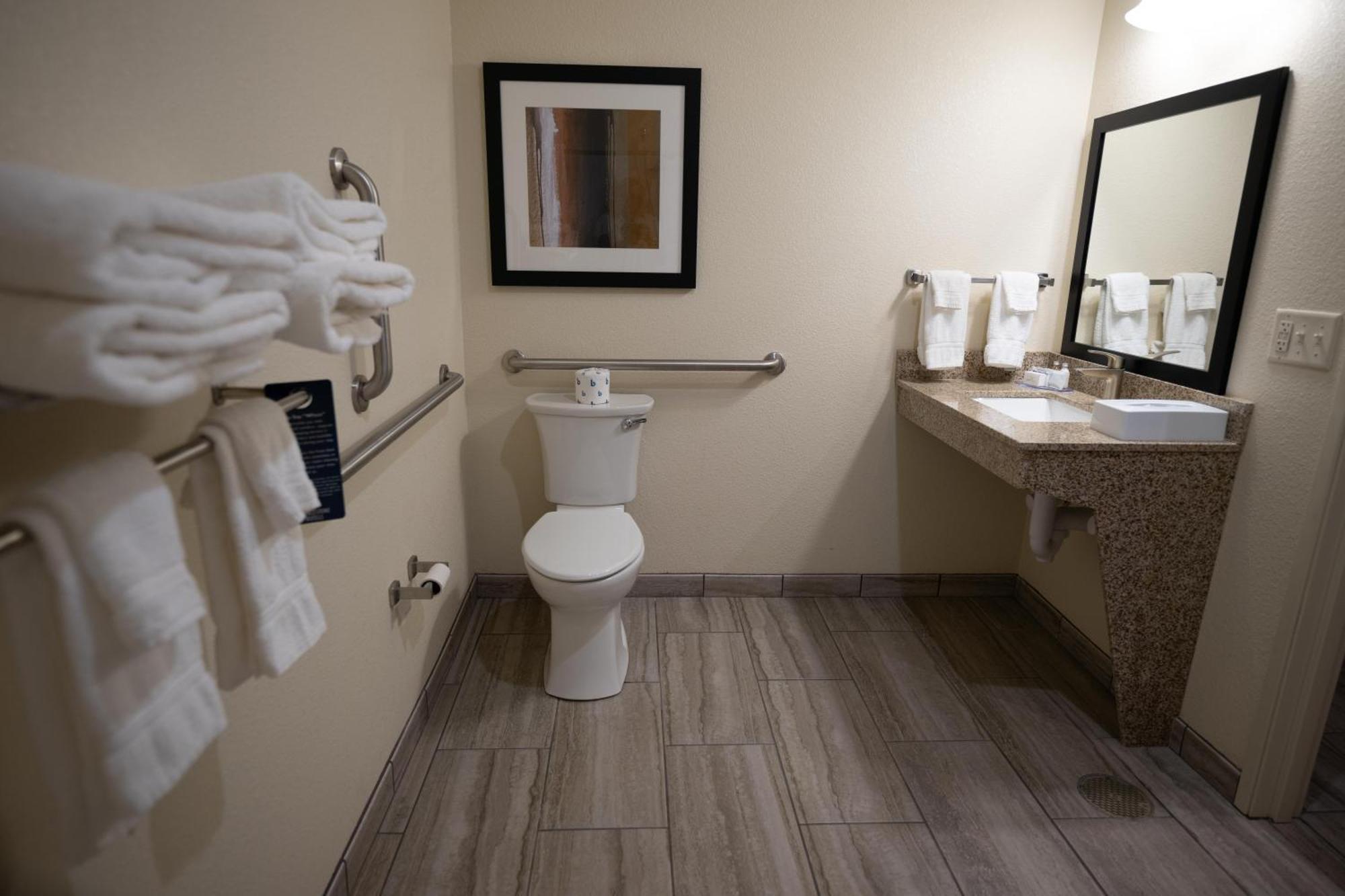 Cobblestone Hotel & Suites - Lamar ภายนอก รูปภาพ