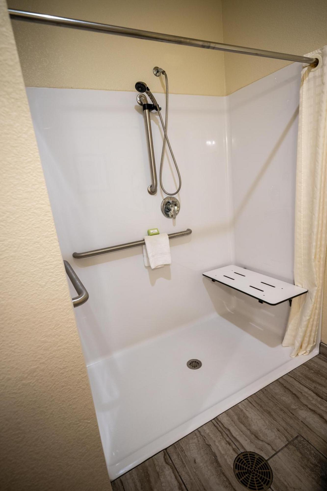 Cobblestone Hotel & Suites - Lamar ภายนอก รูปภาพ
