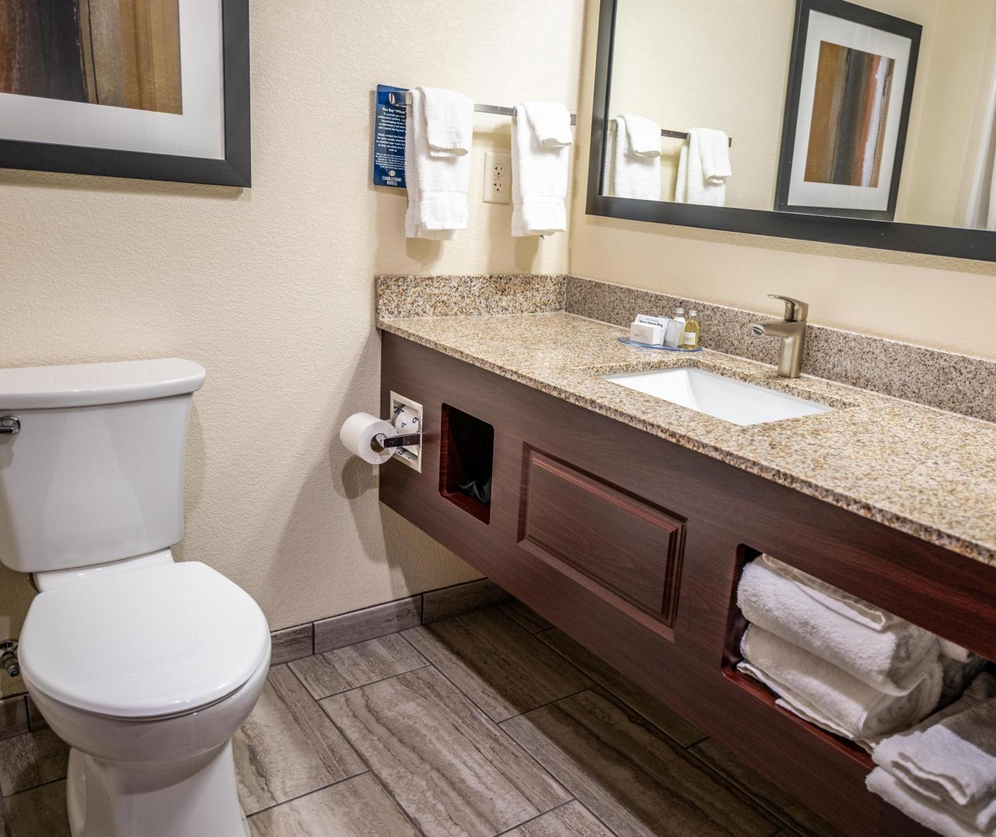 Cobblestone Hotel & Suites - Lamar ภายนอก รูปภาพ